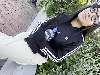 Meeting estefani, beautiful Colombian ass-sucking whore neighbor