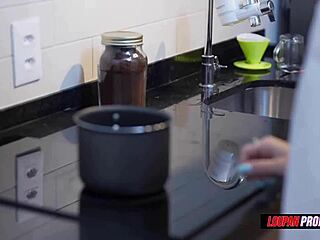 skinny brazilian redhead rides cock wildly ruivinha de floripa 😍🍆