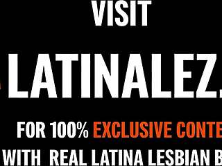 Thick Latina lesbian licks bff's juicy pussy 😋👅💦