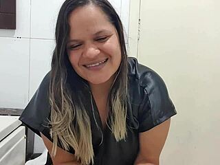 Paty Bumbum Camgirl Big Ass Latina Cums Hard on Webcam