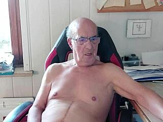 Norbertww's monster cock blasts cum on Chaturbate cam