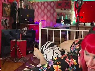 goddess starlavamp goons hard sucking stepbro dick snapping selfies!