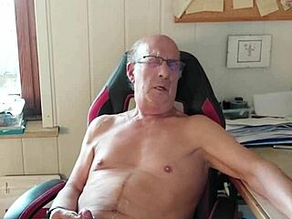 Norbertww's monster cock blasts cum on Chaturbate cam