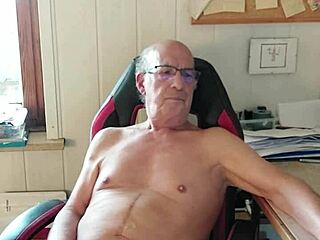 Norbertww's monster cock blasts cum on Chaturbate cam