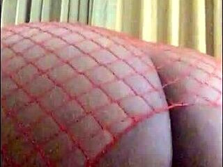 i'm squirting like crazy with my wet whore pussy