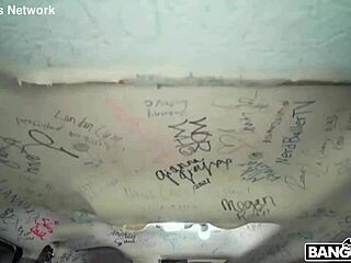 Whoa! Slimthick Vic's Reverse Bus Deepthroat Big Ass Ride!