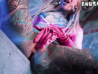 Tattooed goth girl toys double penetration anal with ass to mouth 😈