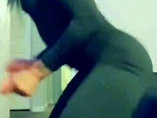 Ebony babe's leggings ass jiggles softer than waterbed on bed