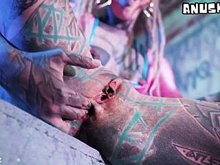 Tattooed goth girl toys double penetration anal with ass to mouth 😈