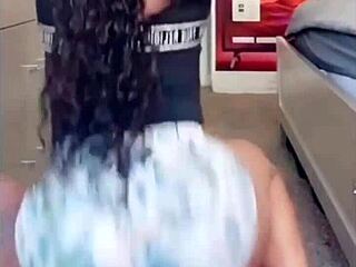 Ebony babe's leggings ass jiggles softer than waterbed on bed