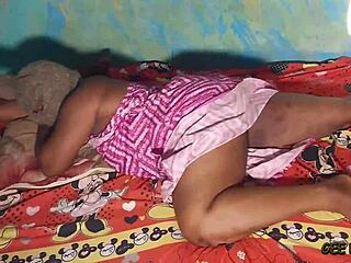 muscular ebony queen bends for curvy amateur pounding