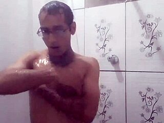 leaked me flashing neighborhood hottie, gonna fuck her today 🔥