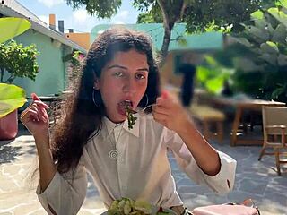 i asked friend for cafe facial cumwalk 😍🍆💦