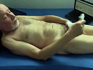 Mature Amateur Wanks in Bedroom Solo