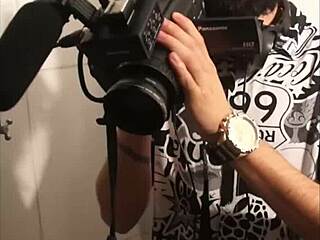 Novinha gaúcha ruiva gives total oral spit blowjob backstage