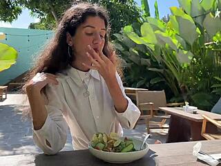 i asked friend for cafe facial cumwalk 😍🍆💦