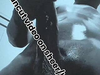 Sneak peek horny bodybuilder masterbates oiled close-up interracial style