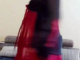 Arab shemale shakes juicy ass seductively dancing
