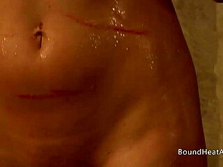 naked blonde slave bathes with dom mistress fingering to orgasm 😈🛁