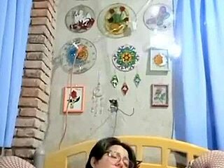 Marysubmissive's Curvy Latina Solo Tease Revealed