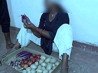 indian bhabhi masti licks pussy then fucks reality