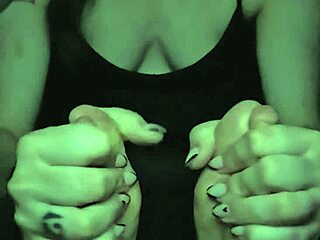post-workout toes tease into sexy foot fetish fingering session