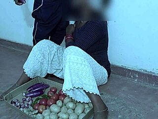 indian bhabhi masti licks pussy then fucks reality