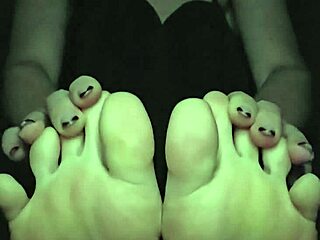 post-workout toes tease into sexy foot fetish fingering session