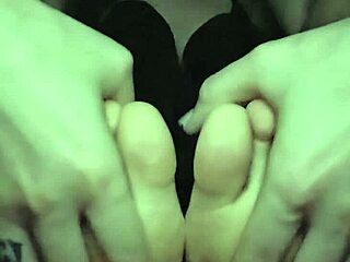 post-workout toes tease into sexy foot fetish fingering session