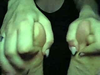 post-workout toes tease into sexy foot fetish fingering session