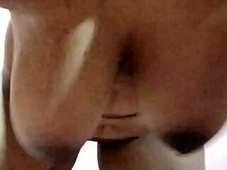 Indian Hairy Girlfriend Pleases Herself in Hotel Room!