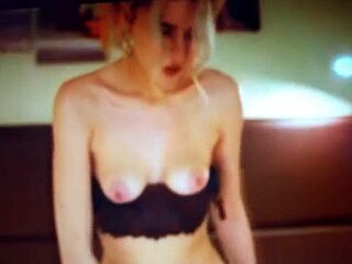 This Blonde Chaturbate Cutie Drives Me Wild