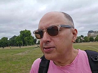 Wanna hit Clapham Common cruising trails for outdoor public toilet action?