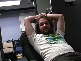 Fucking sexy brunette cougar in heels and lingerie!