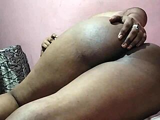 Indian Hairy Girlfriend Pleases Herself in Hotel Room!