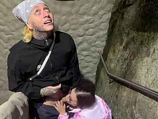 Colombian prostitute's scandalous blowjob in Guatape peñon