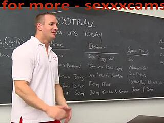 Ready for Sexsweet's steamy club webcam dance?