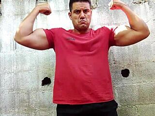 I can't resist yuri gaúcho's brazilian bear handjob cum explosion