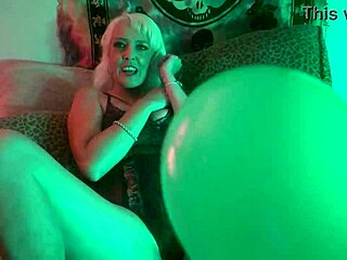 alien balloon fetish milf squirts wildly solo 🎈👽💦😜