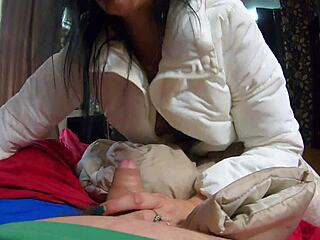 Yoga pants cameltoe tempts triple cumshots on puffy jackets