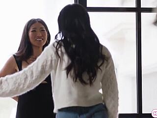 fingering your hairy pussy makes me cum petite lesbian 69 👭😘