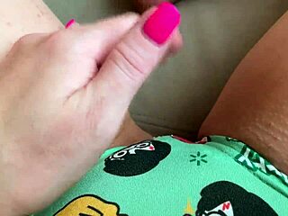 Listen to this dripping wet pussy pulse through epic squirt