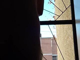 practicing solo nudism outdoors in public feels so freeing 🌞🏖️😊