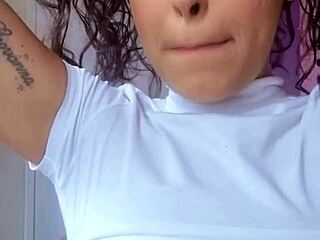 brazilian brunette espuletinha begs natural tits cum load