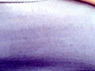 ¡Safada Mary Jhuana Exhibe Tetas Gordas en Carro!