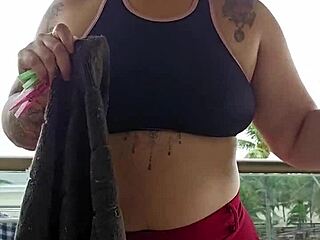 mystery skirt flash reveals bare ass on balcony exhibition