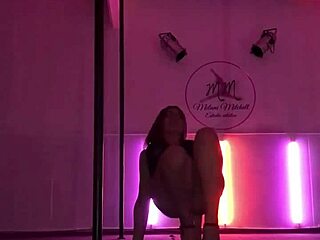 Pov Doctora Shakes Her Juicy Ass on Pole