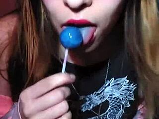 Bonneyuwu, why so pretty with 3 25 lollipops teasing your lips?