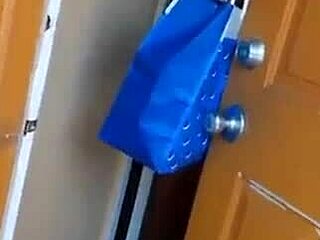 Curvy girlfriend sneaks boyfriend into apartment for secret pounding