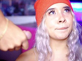 Colombian BBW babe lips wrapped on cock daily